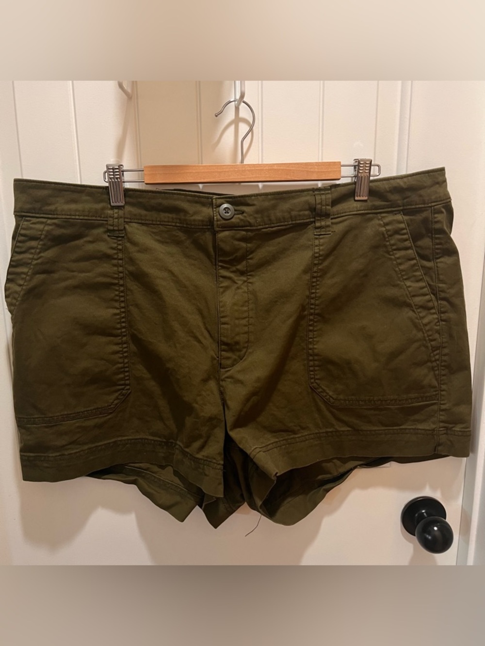 Old Navy Women's Plus Size High Rise Olive Green OG Chino Shorts - 2X